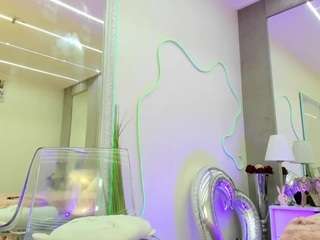 YanaMiana live webcam show