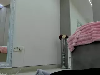YanaMiana's Live Sex Cam Show