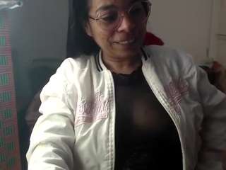 maturecryyss webcam model