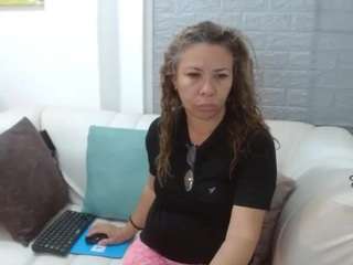  artemiza-love chat room