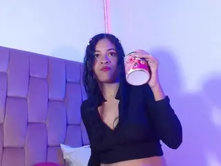 DAFNNEE-ROSS's Live Sex Cam Show