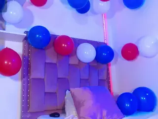 DAFNNEE-ROSS's Live Sex Cam Show