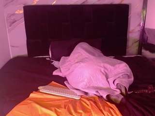 dayis-debella Live Webcam on CamSoda