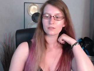 emmatease94 Live Webcam on CamSoda
