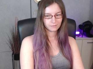 emmatease94 from CamSoda is Freechat