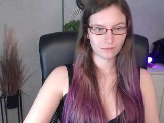 emmatease94 Live Webcam on CamSoda