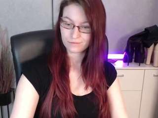 emmatease94's CamSoda show and profile