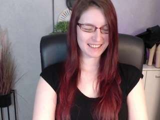 emmatease94's CamSoda show and profile