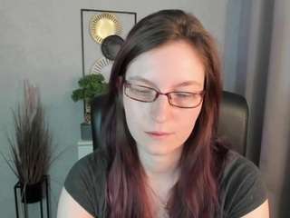 emmatease94's CamSoda show and profile