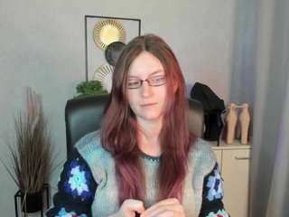 emmatease94's CamSoda show and profile