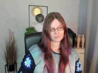 emmatease94's CamSoda show and profile