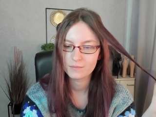 emmatease94's CamSoda show and profile