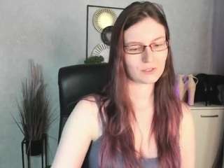 le modèle emmatease94 est en webcam porno dans un show sur le site camsoda, il possède les tags suivants: ahegao,nylons,miniskirt,mistress,natural,neon hair,no drinking,no smoking,non,nonnude,pov,armpits,role-play,roleplay,skinny,small ass,solo,strip,tease,teaser