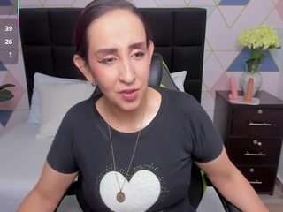 jadde13 Live Webcam on CamSoda