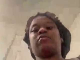 prettyyyntgih Live Webcam on CamSoda