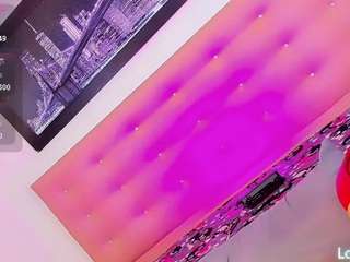 vanessa-hilttom webcam model