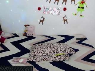 zoe-n Brown live webcam