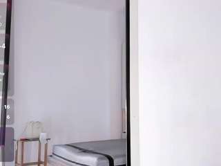  blackandwhiite chat room