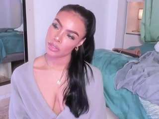 blackandwhiite's CamSoda show and profile