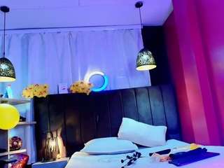 girlamada Webcam Model Profile