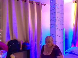 girlamada webcam model