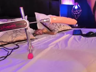 MarianaaSantos's Live Sex Cam Show