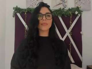 miaquevedo's CamSoda show and profile