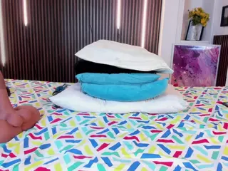 Millyy-Bakerr's Live Sex Cam Show