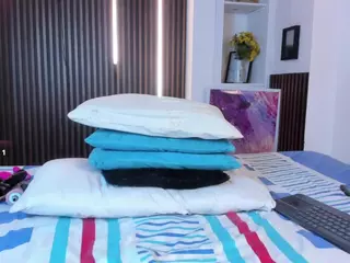 Millyy-Bakerr's Live Sex Cam Show