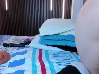 Millyy-Bakerr's Live Sex Cam Show