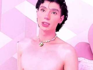 KylieMonet live webcam show