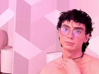KylieMonet live cam preview