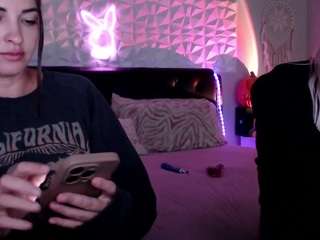 phoenixriley from CamSoda