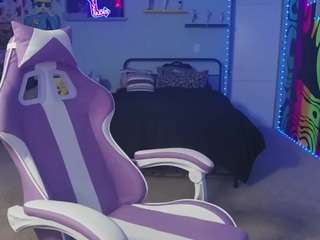 Live webcam model yazminroyal on Soda Cams