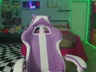 yazminroyal Live Webcam on CamSoda