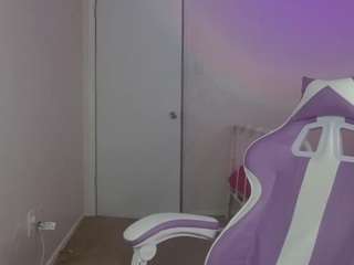 YazminRoyal live cam preview