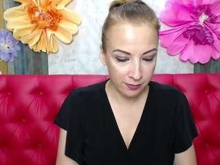 Live cam show with ElizabethSo
