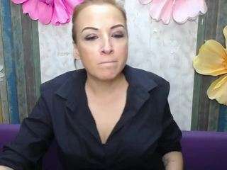 ElizabethSo live cam preview
