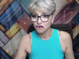 ellabonito Live Webcam on CamSoda