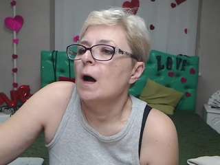 emiliagree's CamSoda show and profile