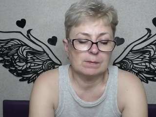 emiliagree live cam profile