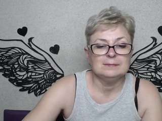 emiliagree live cam profile