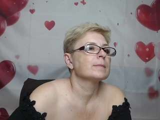 EmiliaGree live webcam show