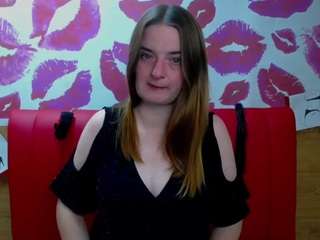 freyadak's CamSoda show and profile