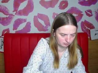 freyadak's CamSoda show and profile