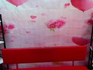 freyadak's CamSoda show and profile