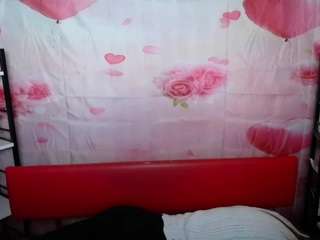 freyadak's CamSoda show and profile