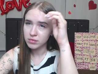 LauraHlot