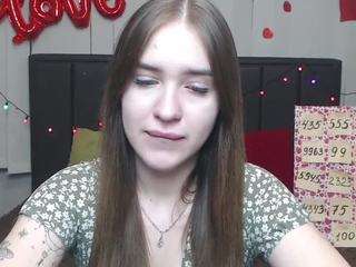LauraHlot