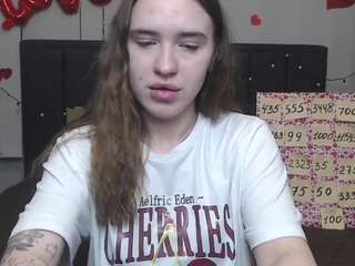LauraHlot